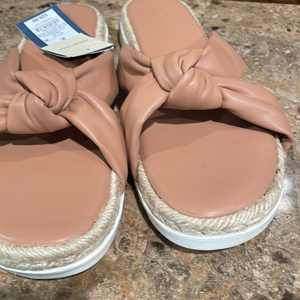 Women’s Sandals - Picture 9 of 9